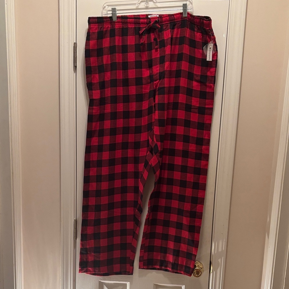 NWT Saddlebred Red and Black Checkered Flannel Lounge Pants